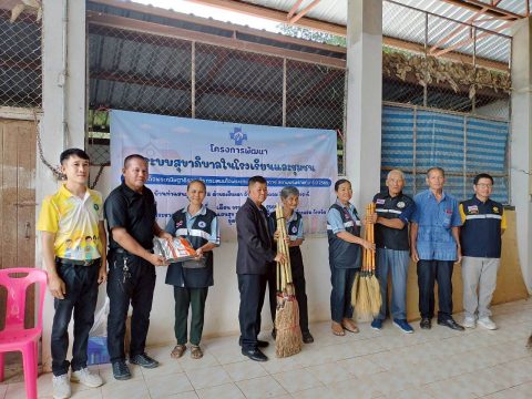 วันที่ 20 กรกฎาคม 2569 โรงพยาบาลส่งเสริมสุขภาพตำบลเชียงดา ได้จัดโครงการพัฒนาระบบสุขาภิบาลในโรงเรียนและชุมชน ตามพระราชดำริของสมเด็จพระกนิษฐาธิราชเจ้า กรมสมเด็จพระเทพรัตนราชสุดาฯ สยามบรมราชกุมารี ประจำปีงบประมาณ พ.ศ. 2569 โดยมี นายลือชัย ศรีต่างคำ นายกองค์การบริหารส่วนตำบลเชียงดา พร้อมด้วยคณะผู้บริหาร เข้าร่วมเปิดโครงการ ณ ศาลาประชาคม บ้านท่าแสนสุข หมู่ที่ 8 ตำบลเชียงดา อำเภอสร้างคอม จังหวัดอุดรธานี โครงการดังกล่าวได้รับการสนับสนุนงบประมาณจากองค์การบริหารส่วนตำบลเชียงดา เพื่อส่งเสริมการพัฒนาระบบสุขาภิบาลในโรงเรียนและชุมชน ให้มีสภาพแวดล้อมที่ถูกสุขลักษณะ และส่งเสริมให้ประชาชนมีความรู้ด้านการดูแลสุขภาพและสุขอนามัยที่ดี
