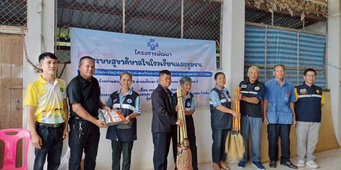 วันที่ 20 กรกฎาคม 2569 โรงพยาบาลส่งเสริมสุขภาพตำบลเชียงดา ได้จัดโครงการพัฒนาระบบสุขาภิบาลในโรงเรียนและชุมชน ตามพระราชดำริของสมเด็จพระกนิษฐาธิราชเจ้า กรมสมเด็จพระเทพรัตนราชสุดาฯ สยามบรมราชกุมารี ประจำปีงบประมาณ พ.ศ. 2569 โดยมี นายลือชัย ศรีต่างคำ นายกองค์การบริหารส่วนตำบลเชียงดา พร้อมด้วยคณะผู้บริหาร เข้าร่วมเปิดโครงการ ณ ศาลาประชาคม บ้านท่าแสนสุข หมู่ที่ 8 ตำบลเชียงดา อำเภอสร้างคอม จังหวัดอุดรธานี โครงการดังกล่าวได้รับการสนับสนุนงบประมาณจากองค์การบริหารส่วนตำบลเชียงดา เพื่อส่งเสริมการพัฒนาระบบสุขาภิบาลในโรงเรียนและชุมชน ให้มีสภาพแวดล้อมที่ถูกสุขลักษณะ และส่งเสริมให้ประชาชนมีความรู้ด้านการดูแลสุขภาพและสุขอนามัยที่ดี