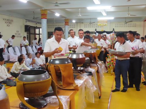 วันที่ 14 กรกฎาคม 2569 เวลา 06.30 น. องค์การบริหารส่วนตำบลเชียงดา นำโดย นายลือชัย ศรีต่างคำ นายกองค์การบริหารส่วนตำบลเชียงดา พร้อมด้วยคณะผู้บริหาร สมาชิกสภาองค์การบริหารส่วนตำบลเชียงดา ผู้นำหมู่บ้าน หัวหน้าส่วนราชการ พนักงาน เจ้าหน้าที่ และประชาชนในพื้นที่ ร่วมกิจกรรมทำบุญตักบาตร ตามโครงการ “พบกันทุกวันพระ” โดยร่วมกับอำเภอสร้างคอม นำโดย นายชัยณรงค์ สุระดะนัย นายอำเภอสร้างคอม ณ วัดดอนแก้ว บ้านเชียงดา หมู่ที่ 1 ตำบลเชียงดา อำเภอสร้างคอม จังหวัดอุดรธานี